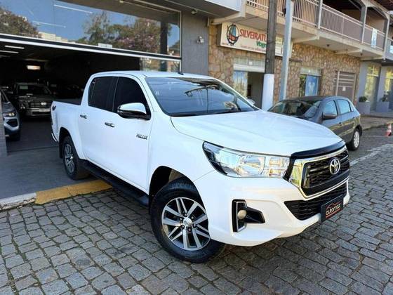TOYOTA HILUX 2.8 SRV 4X4 CD 16V DIESEL 4P AUTOMÁTICO TOYOTA HILUX 2.8 SRV 4X4 CD 16V DIESEL 4P AUTOMÁTICO